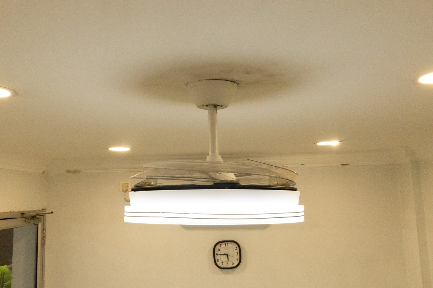 LED SMART FAN